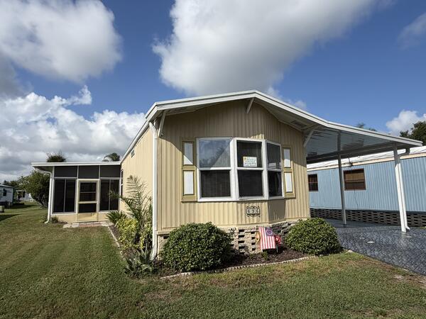 696 Century Lane a Winter Haven, FL Mobile or Manufactured Home for Sale